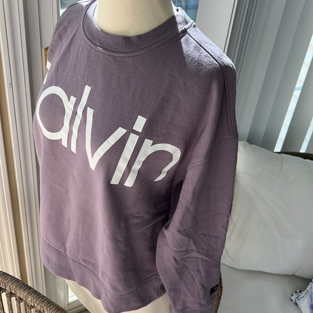 Calvin Klein sweater purple color size small - Picture 4 of 4